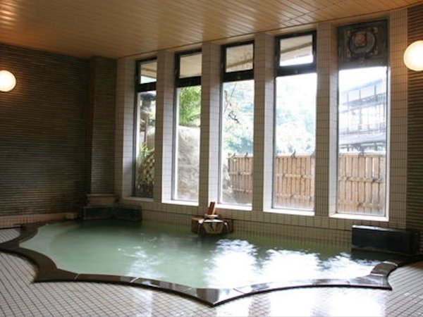 y򓒁z600N߂ɂ킽葽̐lX̏ĂuɊvƌuH̖vłB