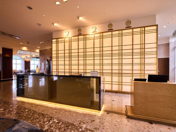 �y�ٓ��ݔ��z�������̂���t�����g�E���r�[�ƂȂ��Ă���܂��B