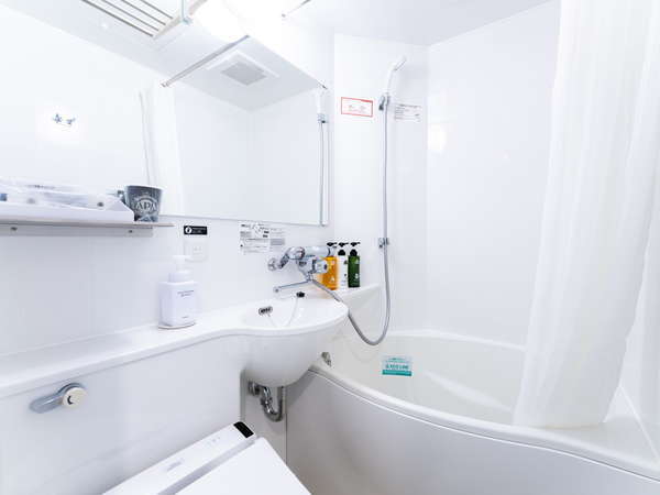 ■通常の浴槽より約20%の節水かつゆったり入浴できるアパホテルオリジナルユニットバス