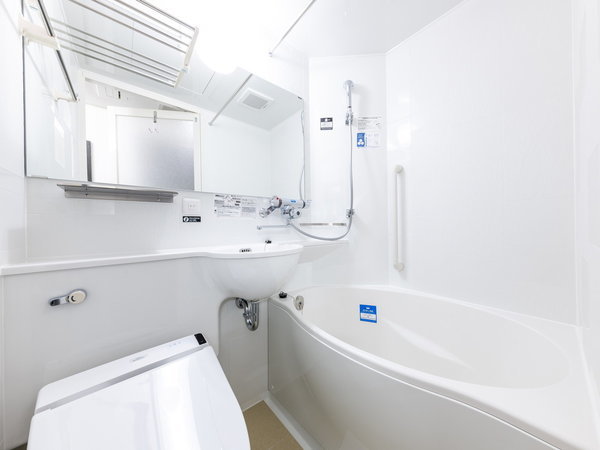 画像(通常の浴槽より約20%の節水かつゆったり入浴できるアパホテルオリジナルユニットバス。)