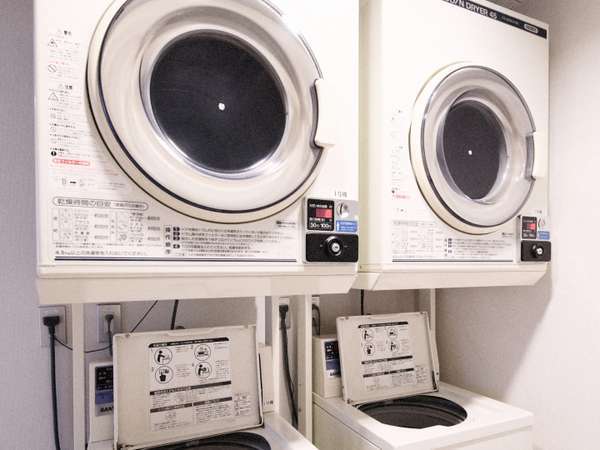 コインランドリー　洗濯300円/回　乾燥100円/30分　洗濯洗剤は無料です。