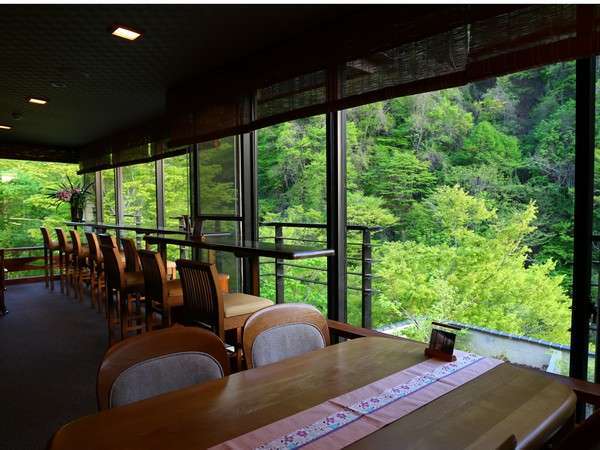 �y�{�݁z�����䂩��̐[��