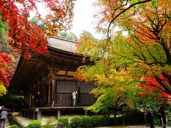 �N���t�B�[���Γ��F�Γ��O�R�̐^��