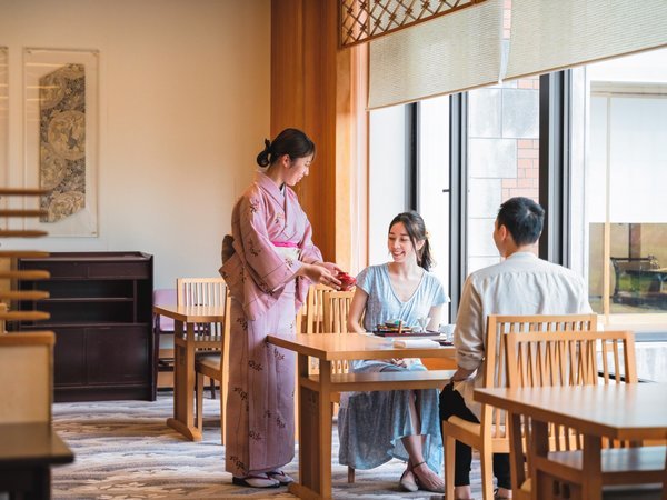 日本料理「さくら」落ち着いた和の空間で旬の食材をお楽しみいただけます。 ※ご利用はお問合せください。