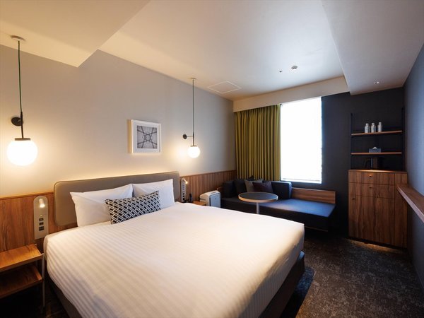 �y�\�t�@�t���R���t�H�[�g�N�C�[���z�������Ƃ����N�C�[���x�b�h�i160cm���j��ݒu���Ă���܂��B