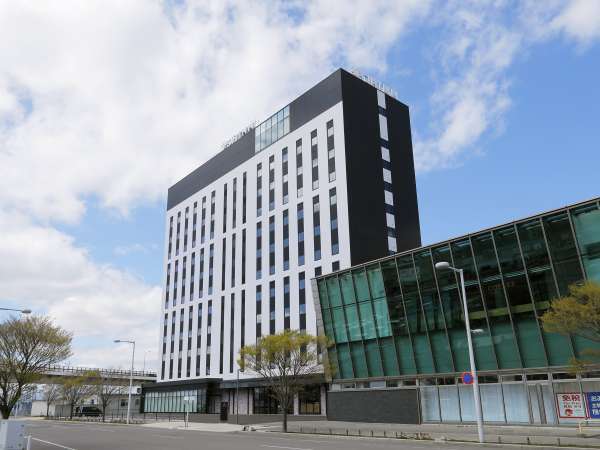 �i�q�C�����ق̊O�ώʐ^