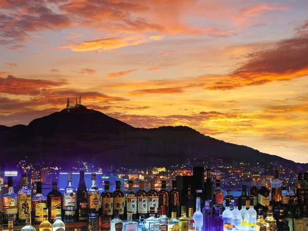【エステラード】世界の銘酒と眼下に広がる函館の街のきらめきをお楽しみいただけます。