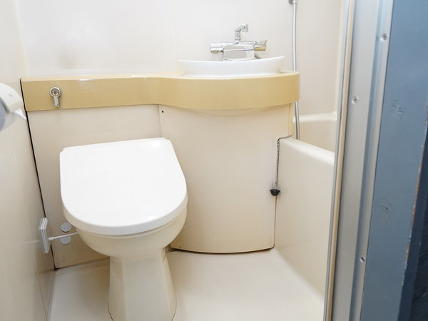 �o�X���[��