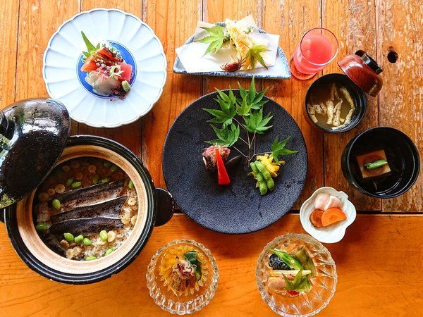 ����Ԃ��̊فF�G�߂Ƌ��ɕς�� �J�����̎l�G�̖�