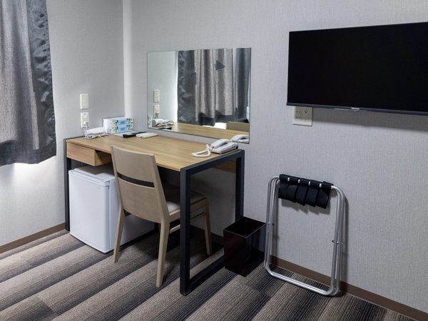 �y�V���O���z�V���O���E�Z�~�_�u���̂������̔��i�ł��B