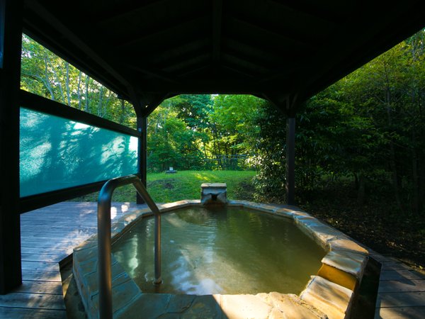 【客室露天風呂】竹田の泉質の良いお湯と自然を感じながらの入浴はまた格別です