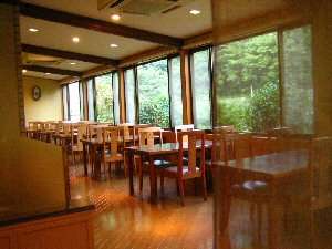 日高川清流を眺めるレストラン