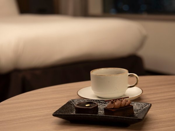 �D�y�v�����X�z�e���F�F�߂��G�߂̑��蕨 �E�F���J���X�C�[�c�t���v����