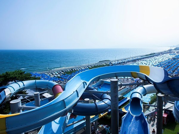 ���v�����X�z�e���F�u��郍���O�r�[�`�v �S����1km�I1�����V�ׂ郌�W���[�v�[��