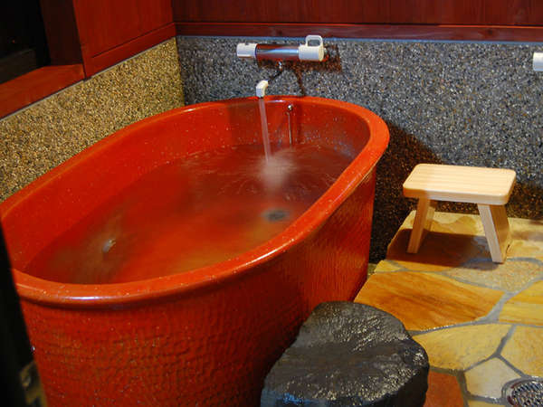 お風呂のない和室には専用の貸切風呂をご用意しています。