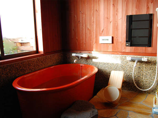 お風呂のない和室には専用の貸切風呂をご用意しています