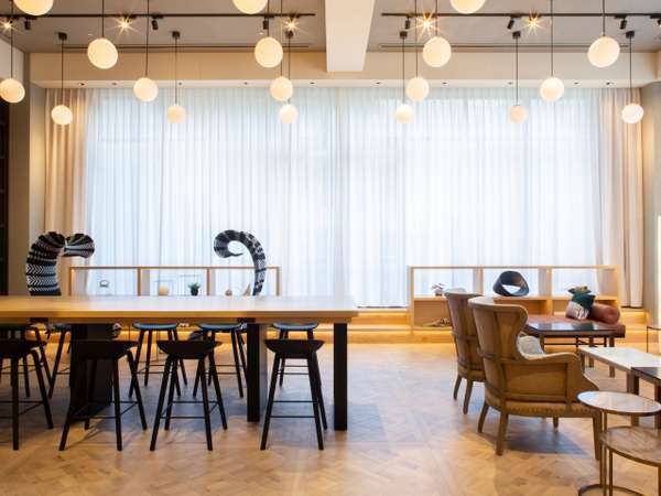 �j�b�R�[�X�^�C�����É��F�R�~���[�i�����r�[