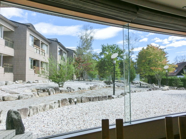 �y�G���g�����X�z