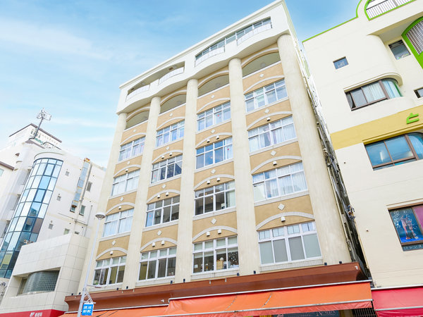 HOTEL THE CUBE �ߔe���ےʂ�̊O�ώʐ^