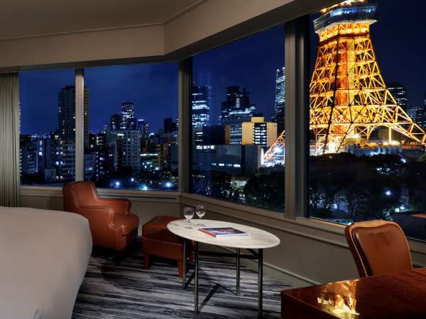 間近に臨む、東京タワーの夜景。コーナーキングルーム　東京タワー側