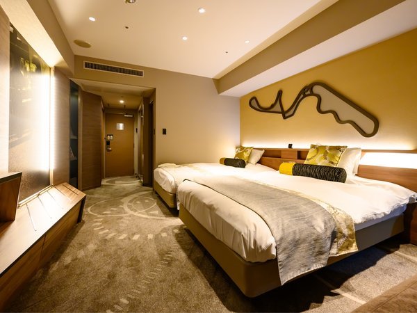 �yTHE MAIN �X�[�y���A���[���^�։��z