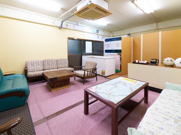 �`�F�b�N�C���܂ł�A�d�Ԃ�҂ԁA�Ă̊C���������ɂ����p�������B�G�A�R�������֗̕���Ԃł�