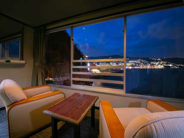 �y�������]�z���C�g�A�b�v���ꂽ�M�C�̊X���݂���]�ł��܂�