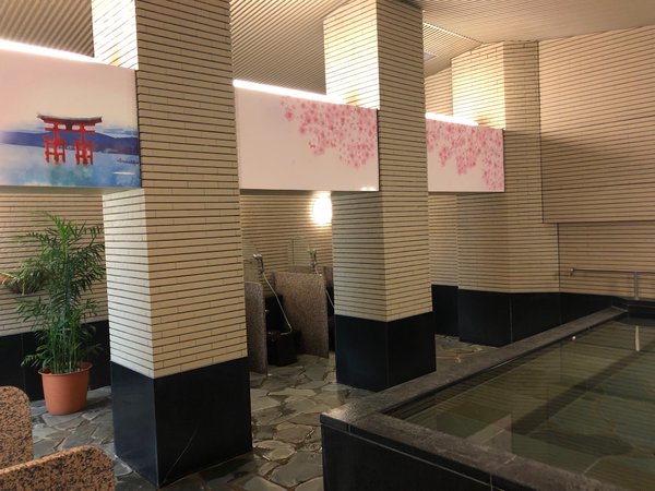女性大浴場 鯉城の湯（入口はセキュリティー設置）午後４時～午前１時／午前６時～９時