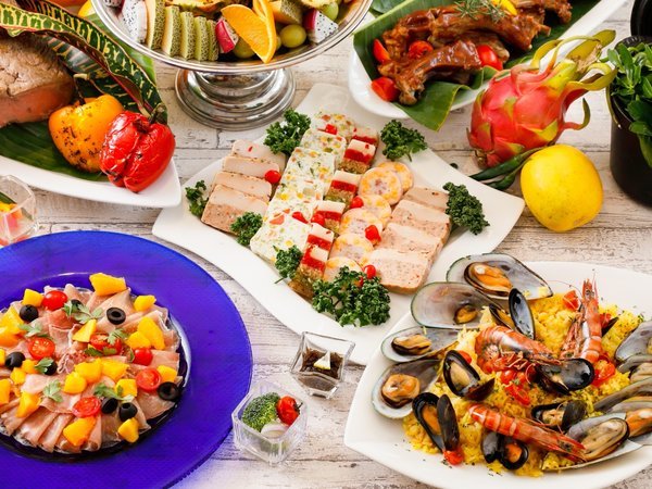 �z�e���u���[�Y�x�C�}���[�i�F�������L�̐H�ނ��������ăV���v���Ɏd�グ�������̐��X