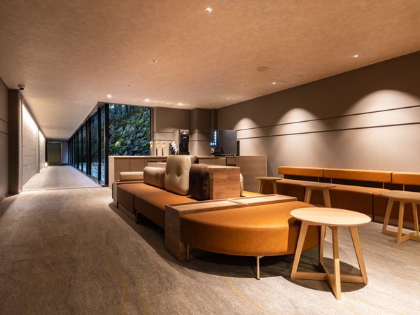 ����胉�E���W