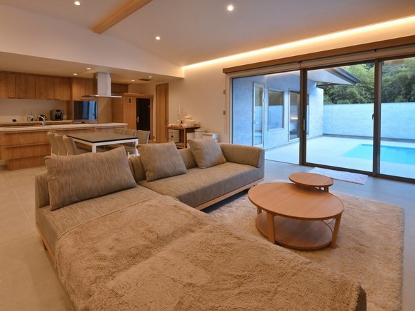 -hanakagami-Livingroom