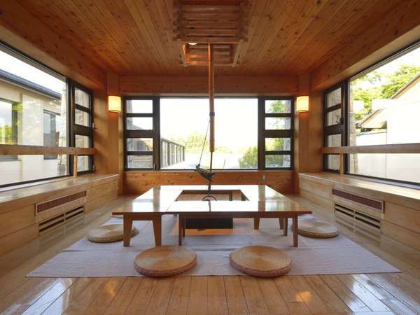 �͘F���X�y�[�X�Ȃ񂾂��Ƃ��Ă����낰��X�y�[�X�ƂȂ��Ă���܂��B