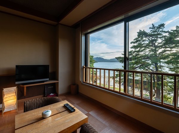 �ΔȘQ���̏h�@��������̉ԁF�S�����C�N�r���[