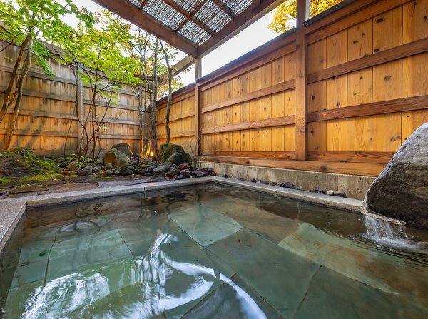 �ΔȘQ���̏h�@��������̉ԁF�Α���̕����I�V���C