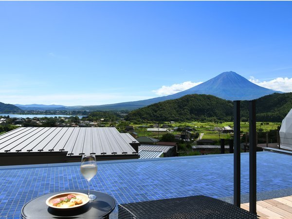 �V��̉��򃔃B���ہ@�͌��΁F�X�C�[�g���B������̒��]