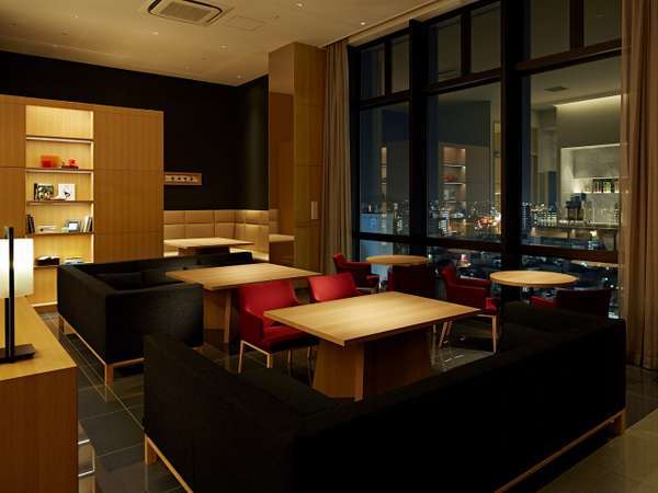 CANDEO�@HOTELS�i�J���f�I�z�e���Y�j���R��X���F����l�l�ł��낰����