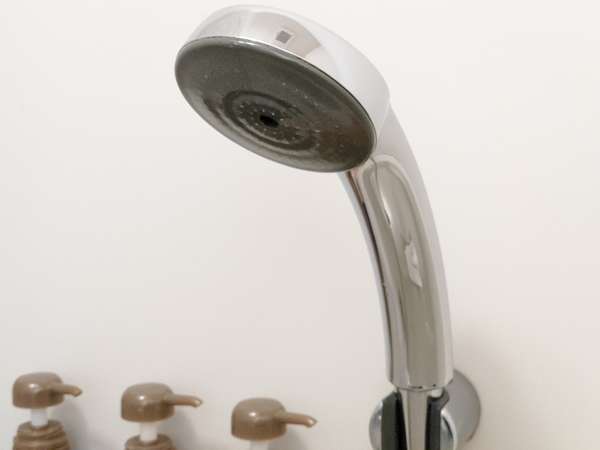 【シャワーヘッド】やや強めの水圧でゆらぎのあるシャワーを採用しました。