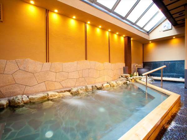 大浴場（一例）「光明石」を泉源体とする人工温泉です。湯冷めしにくいポカポカ感をお楽しみ下さい。