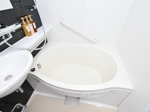 たまご型のゆったりとしたバスタブ