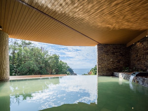 �C���t�B�j�e�B�I�V���C�i�j���j