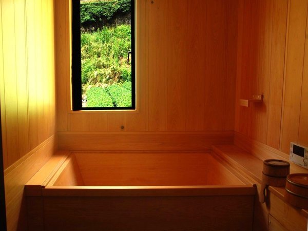 �y�w���C�z�����̌�����肻������鐴�炩�ȎR�̐����g�p���Ă���A���G��̗ǂ��܂�₩�Ȑ����ł��B