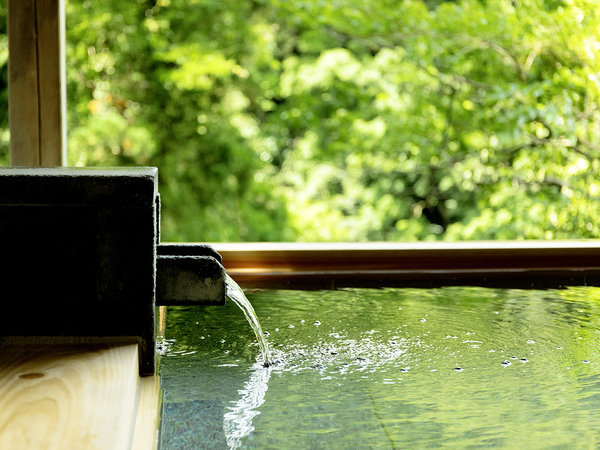 �k���𒭂߂Ȃ���A�ґ�ȓ��̎��Ԃ����y���݂��������B