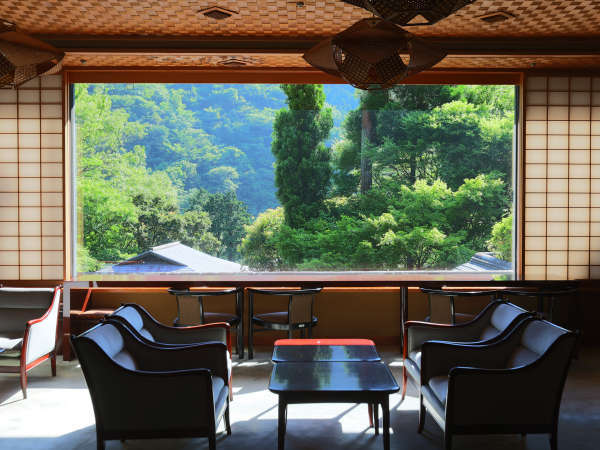 �C�Ξց@�΂��F�����̓��E���W��