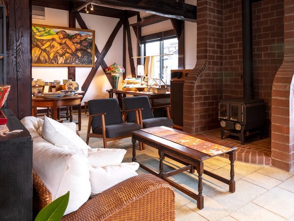 �y�t�����g�z�d�X�g�[�u�̂��郍�r�[���E���W