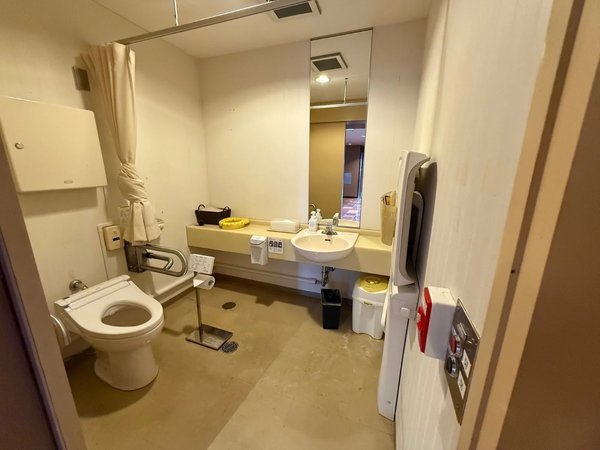 ���Ă�܉���@�痢�̕��F�o���A�t���[�g�C��