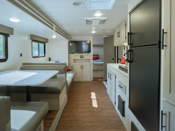 Gramercy Village �R���΁F�g���[�i�[�n�E�X����
