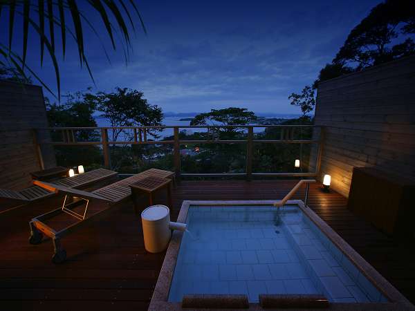 �Z���^�[���B�����[���y�N���V�b�N���z����I�V���C�B�i���j�y����z1��1�g����ƂȂ��Ă���܂��B