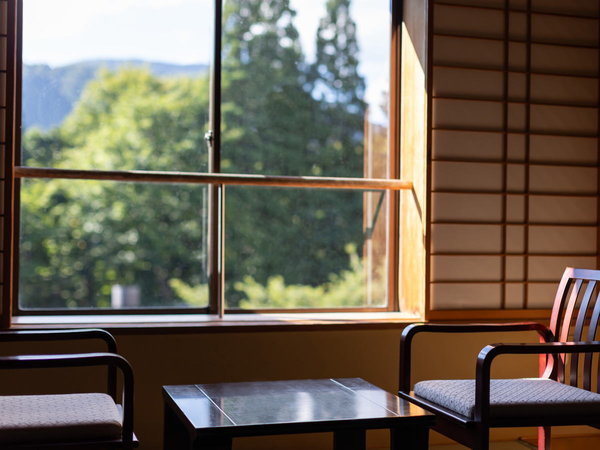 �c��΍����̗Y��ȎR�X���ŏ�K���璭�߂Ȃ���A�J�����̂���q���Ŋ����̂ЂƎ������߂������������B