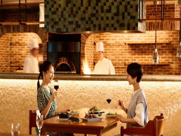 �y���v�����X�z�e���@�C�[�X�g�F�n���E�M�B�̖��𖞋i ���C�u�����ӂ��_�C�j���O