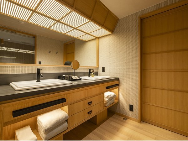 �X�[�y���A�X�C�[�g�@�o�X���[��